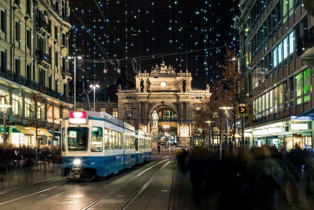 Tipps zur Weihnachtsfotografie: Weihnachtliche Strassenbeleuchtung