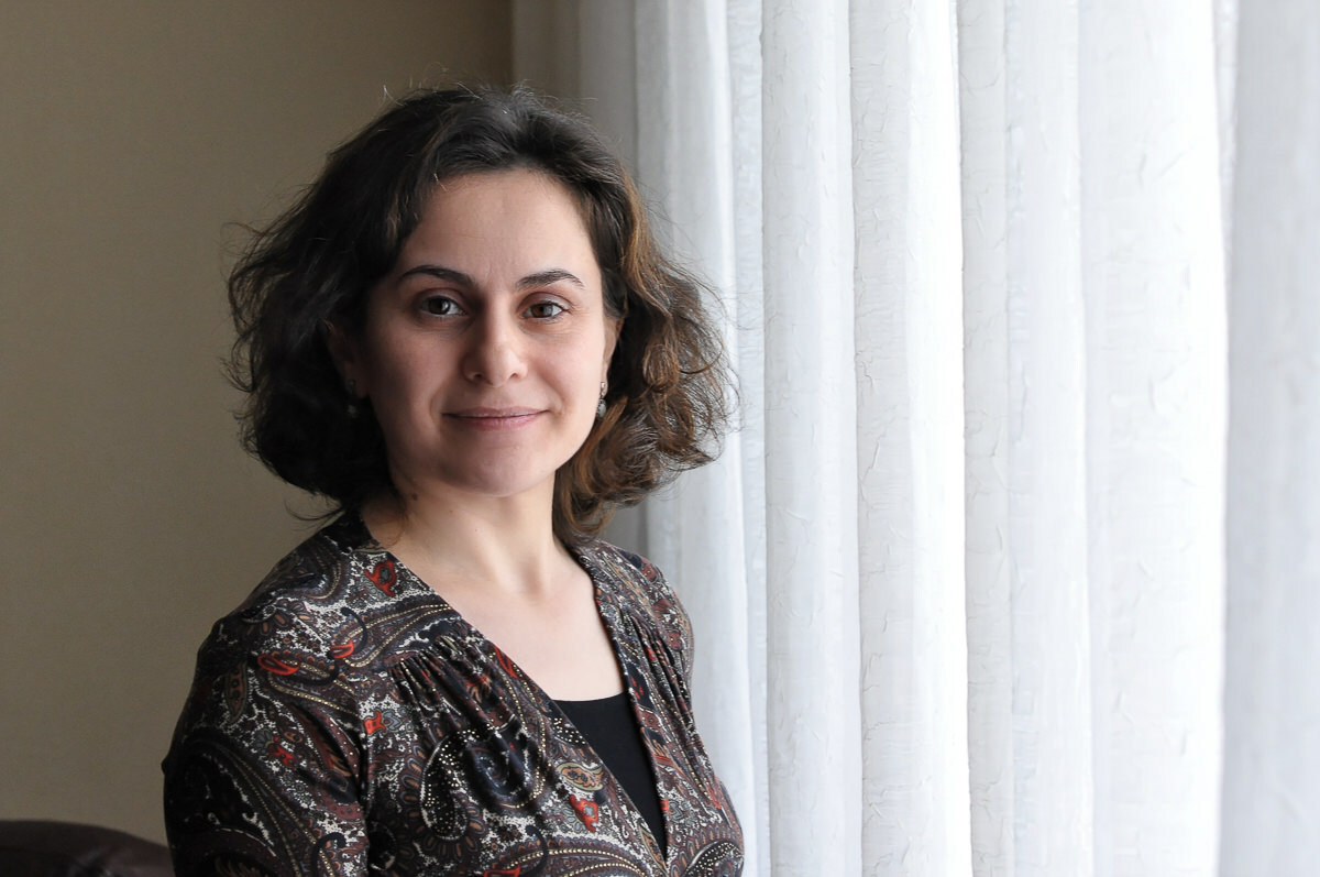 Capture Cozy Moments: Your Guide to Better Indoor Photos at Home 1 Window